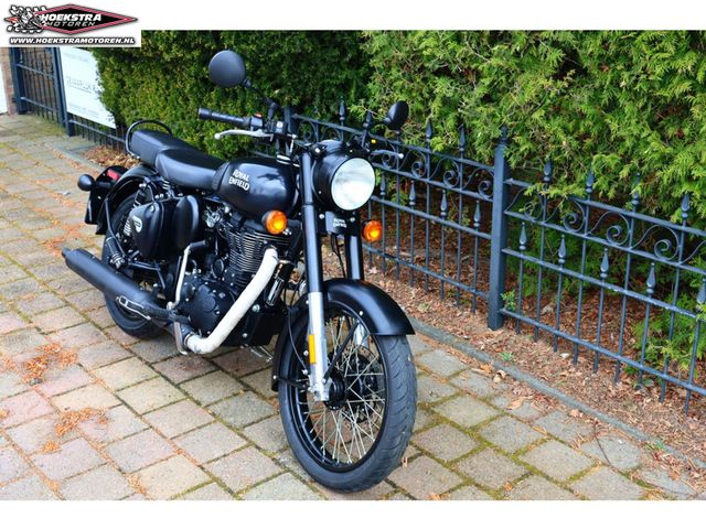 royal-enfield - classic-500-stealth-black