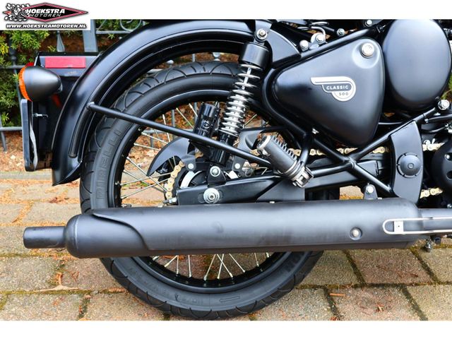 royal-enfield - classic-500-stealth-black
