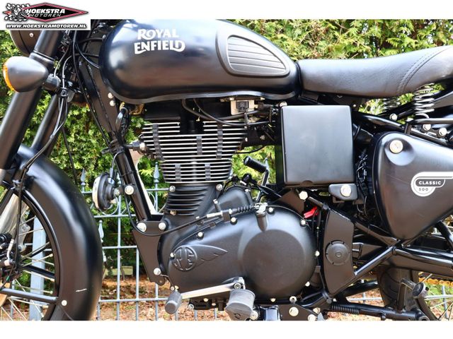 royal-enfield - classic-500-stealth-black