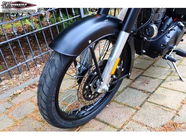 royal-enfield - classic-500-stealth-black