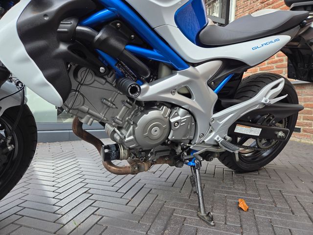suzuki - sfv-650-gladius-abs