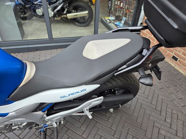 suzuki - sfv-650-gladius-abs