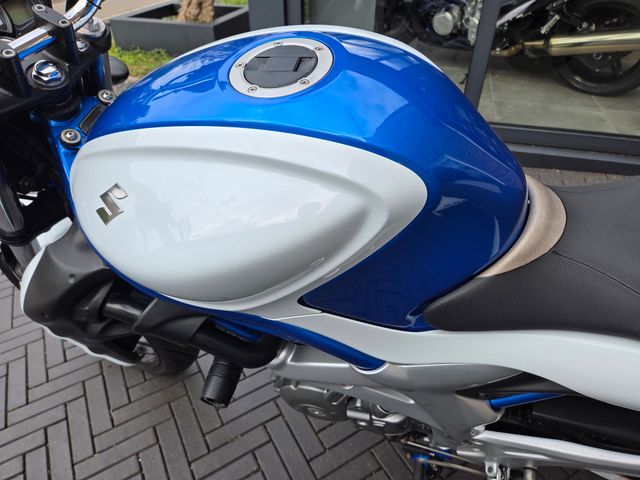 suzuki - sfv-650-gladius-abs