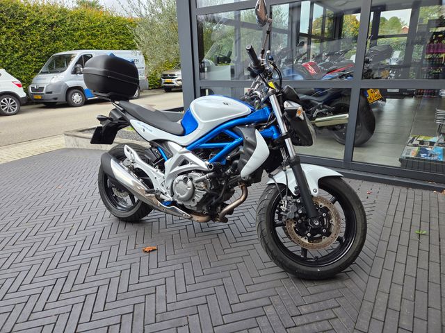 suzuki - sfv-650-gladius-abs