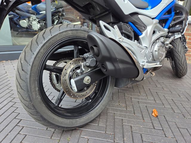 suzuki - sfv-650-gladius-abs