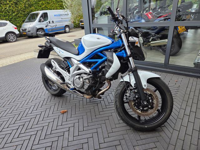 suzuki - sfv-650-gladius-abs