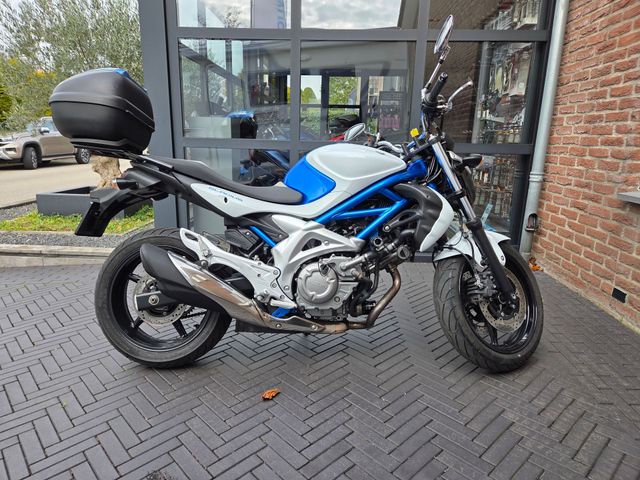 suzuki - sfv-650-gladius-abs