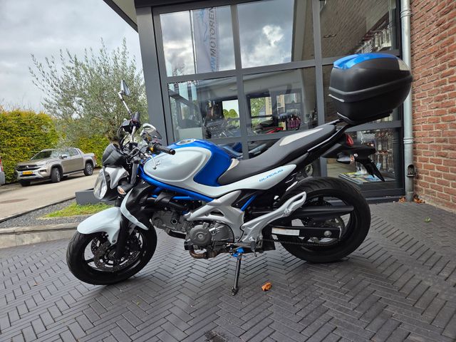 suzuki - sfv-650-gladius-abs