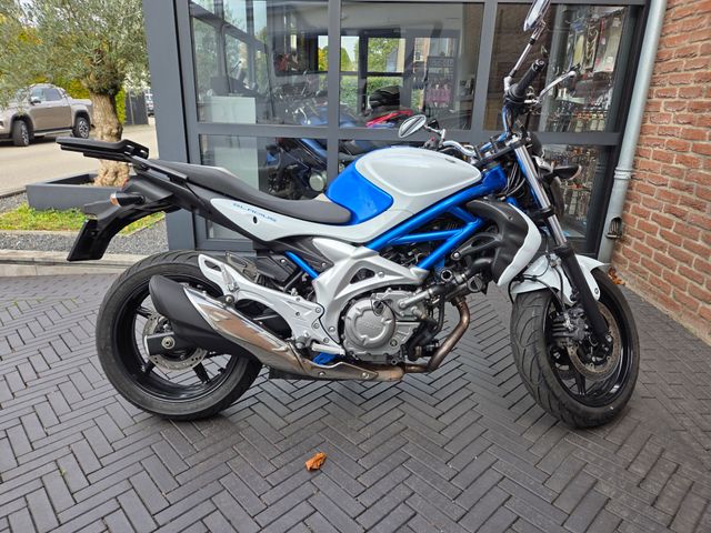 suzuki - sfv-650-gladius-abs