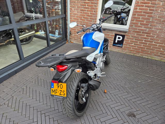 suzuki - sfv-650-gladius-abs