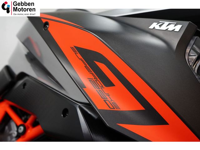 ktm - 1290-super-duke-gt