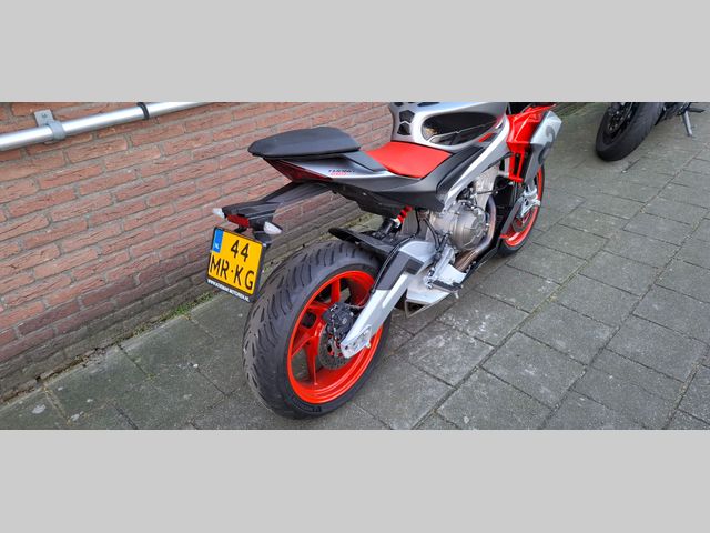 aprilia - tuono-660