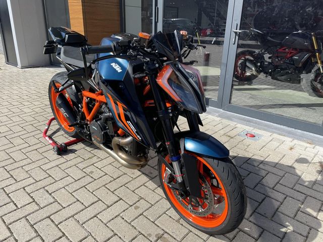 ktm - 1290-super-duke-r-evo