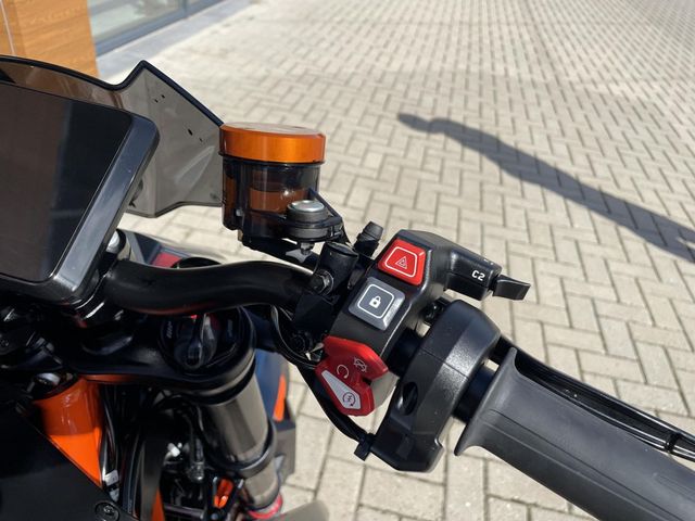 ktm - 1290-super-duke-r-evo