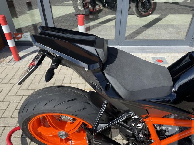 ktm - 1290-super-duke-r-evo