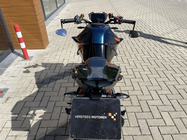 ktm - 1290-super-duke-r-evo