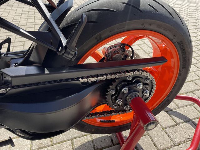 ktm - 1290-super-duke-r-evo