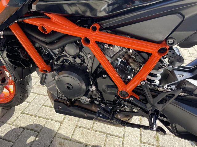 ktm - 1290-super-duke-r-evo