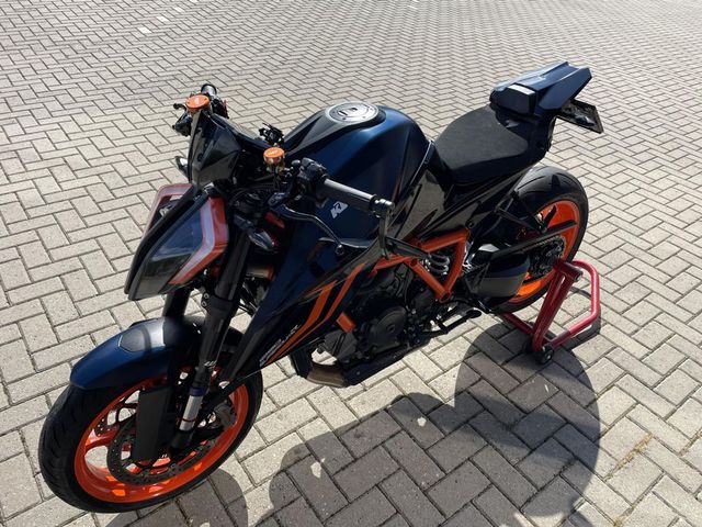 ktm - 1290-super-duke-r-evo