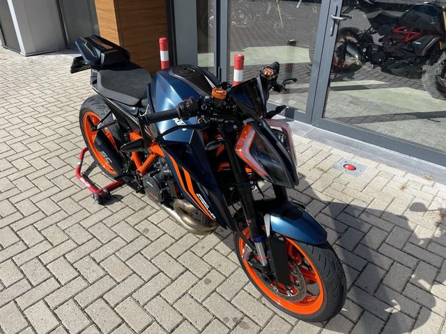 ktm - 1290-super-duke-r-evo