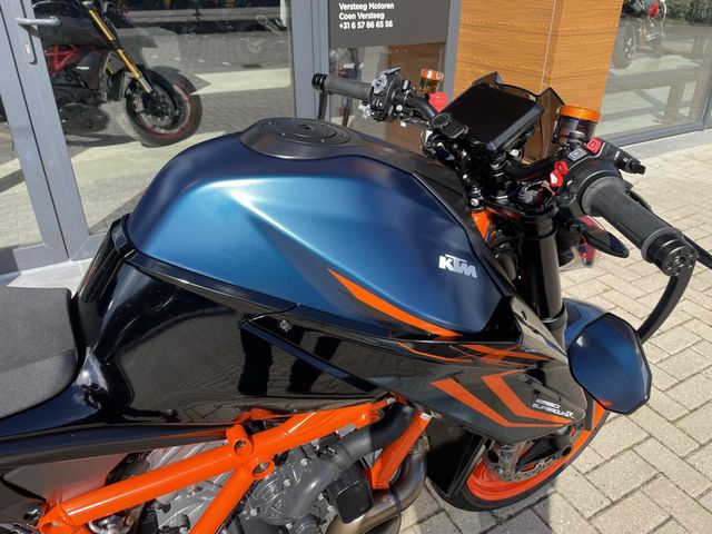 ktm - 1290-super-duke-r-evo