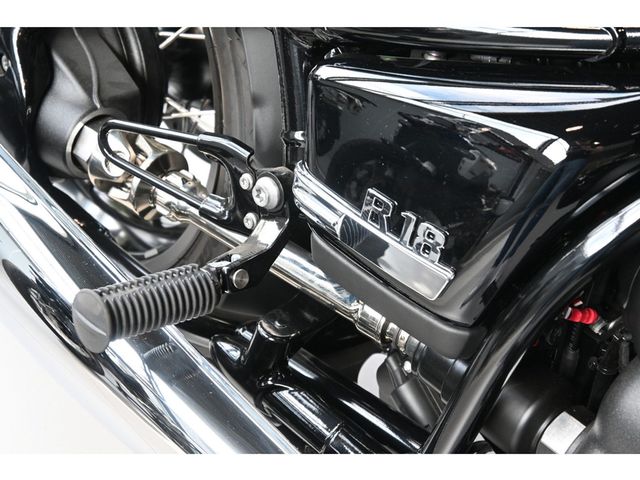 bmw - r-18