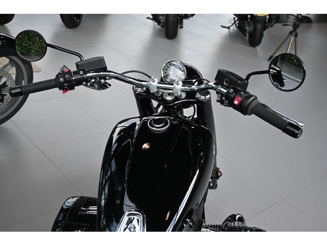 bmw - r-18