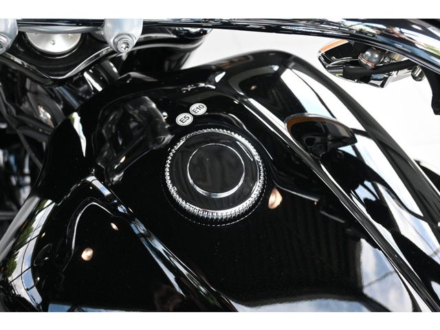 bmw - r-18