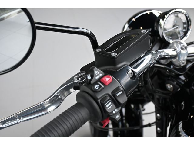 bmw - r-18