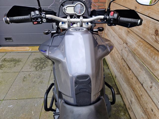 triumph - tiger-1200-xr