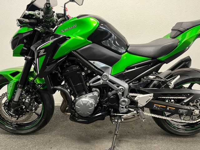 kawasaki - z900
