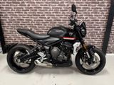 TRIUMPH TRIDENT 900