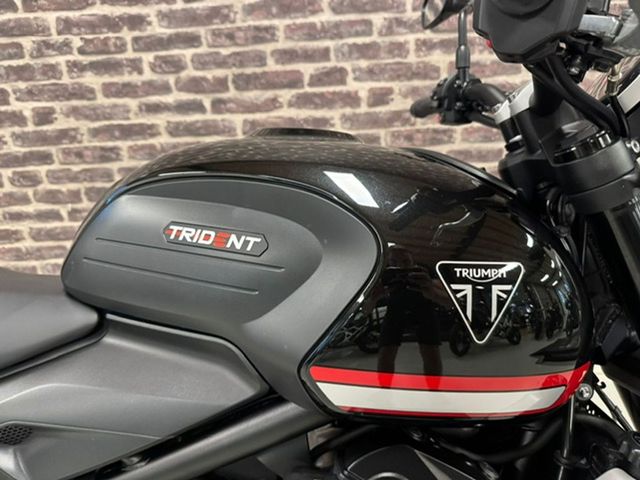 triumph - trident-900