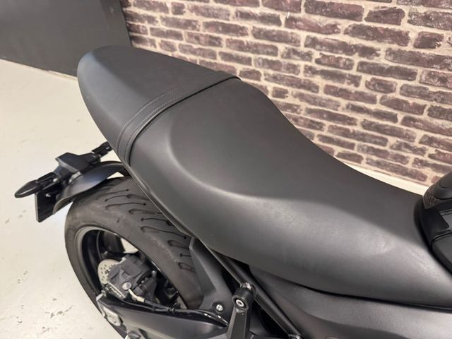 triumph - trident-900