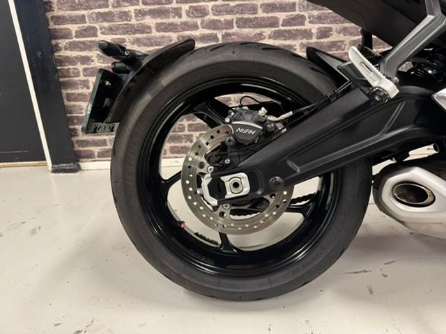 triumph - trident-900