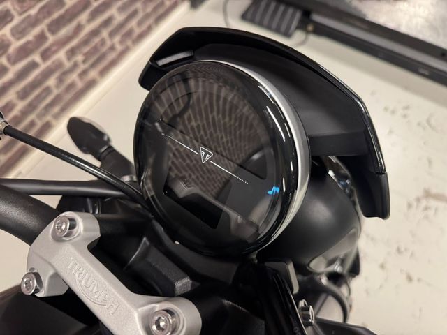 triumph - trident-900