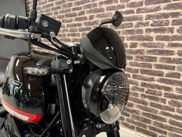 triumph - trident-900