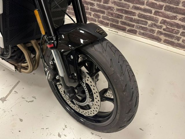 triumph - trident-900