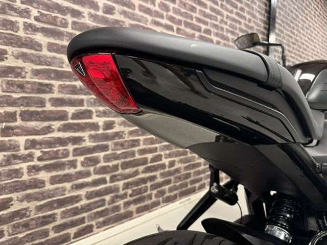triumph - trident-900