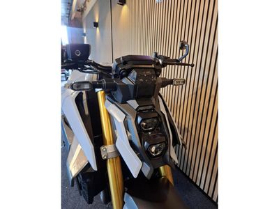 SUZUKI GSX-S 1000 ABS – foto 4