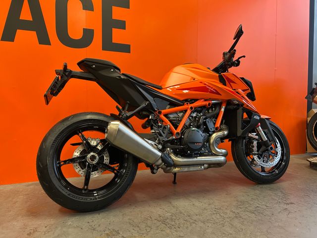 ktm - 1390-super-duke-r