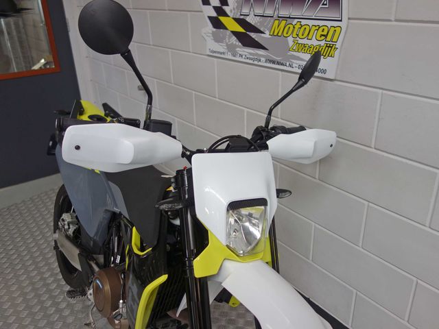 husqvarna - 701-supermoto