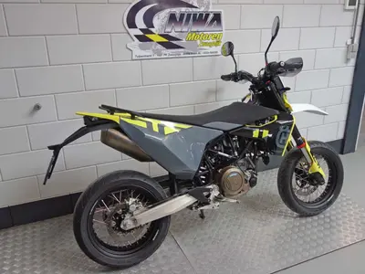 HUSQVARNA 701 SUPERMOTO – foto 2