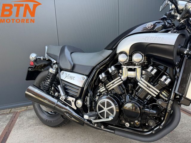 yamaha - vmx-1200-black-max