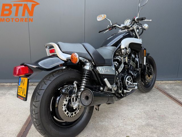 yamaha - vmx-1200-black-max