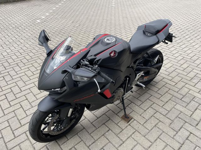 honda - cbr-1000-rr-fireblade-ec-abs