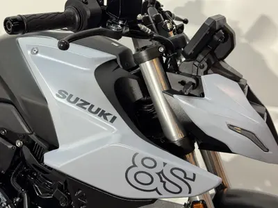 SUZUKI GSX-8S – foto 4