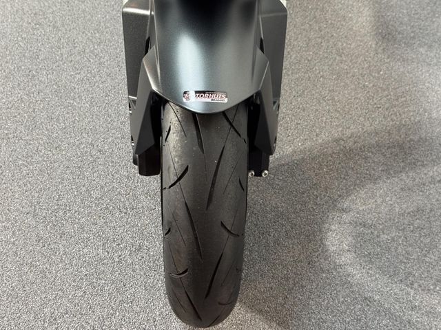suzuki - gsx-8s