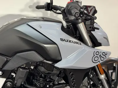 SUZUKI GSX-8S – foto 3