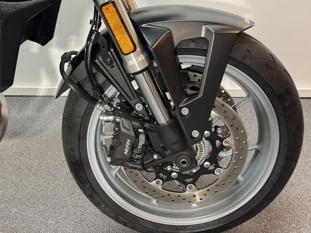 suzuki - gsx-8s